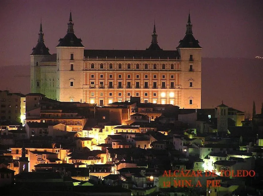 Moderno Piso Toledo Apartment